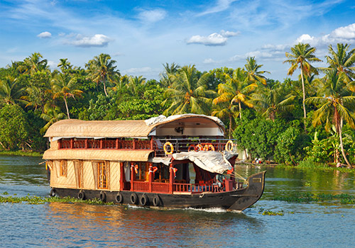 Amazing Munnar & Alleppey Tour Package