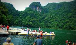 <p>Join our fantastic Island hopping tour with all your newly made friends and explore the best of the Thai Islands. We will guide you around the best spots on this week long trip.</p>
