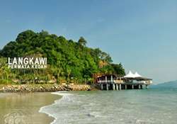 <p>Half-day tour of Langkawi Island Hear about the legend of the beautiful villager Mahsuri as you explore Makam Mahsuri; Take postcard-ready photos at the scenic site of Eagle Square; Learn about the intricate nature of handmade batik art at the Atma Alam Batik Art Gallery; Friendly and knowledgeable guide and hotel.</p>
